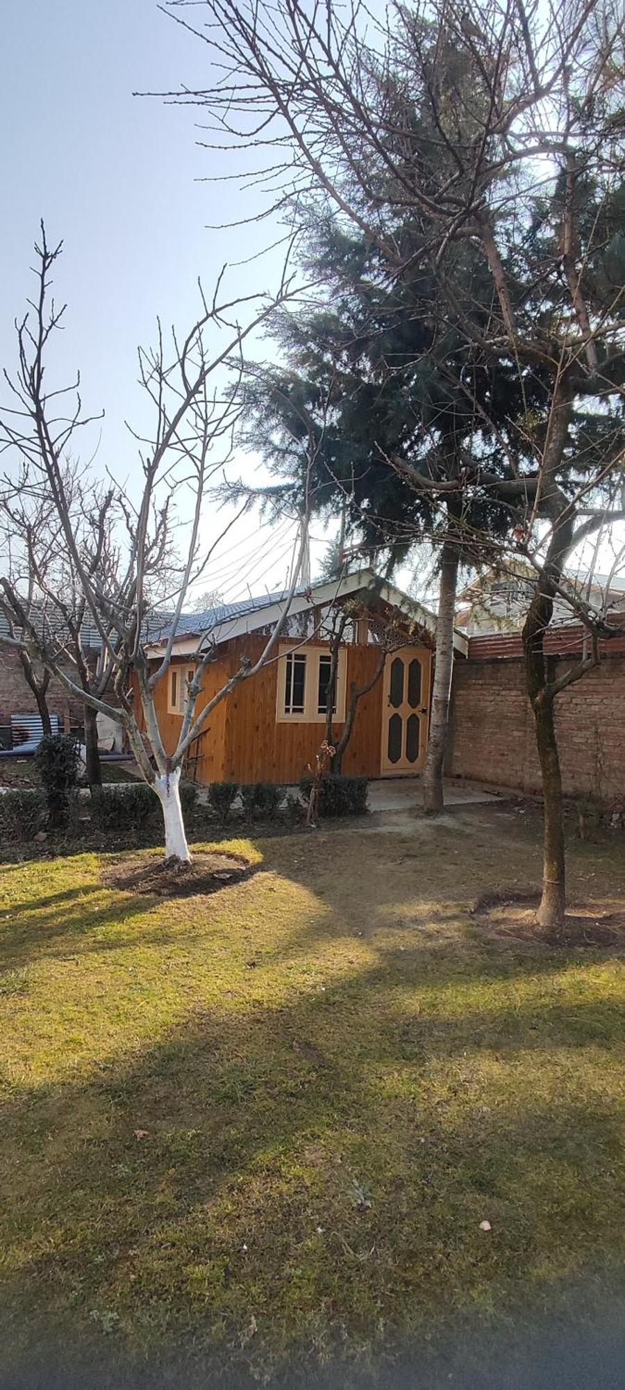 The Clover Inn Srinagar  Exterior photo