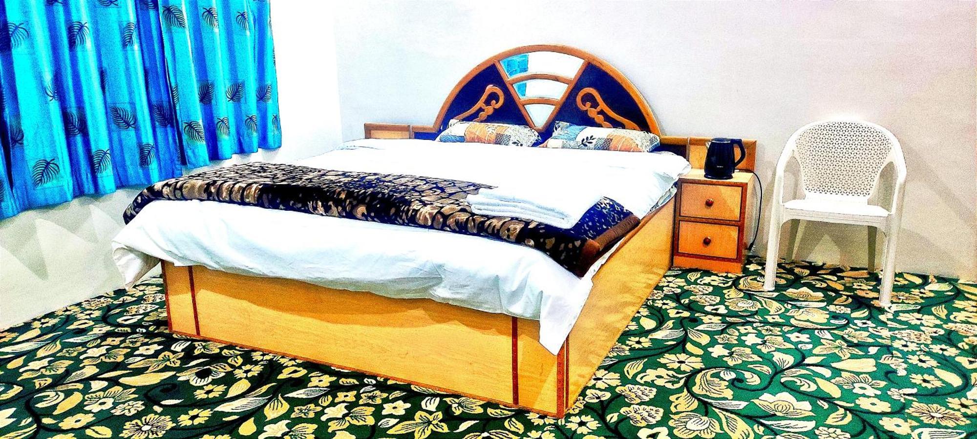 The Clover Inn Srinagar  Exterior photo
